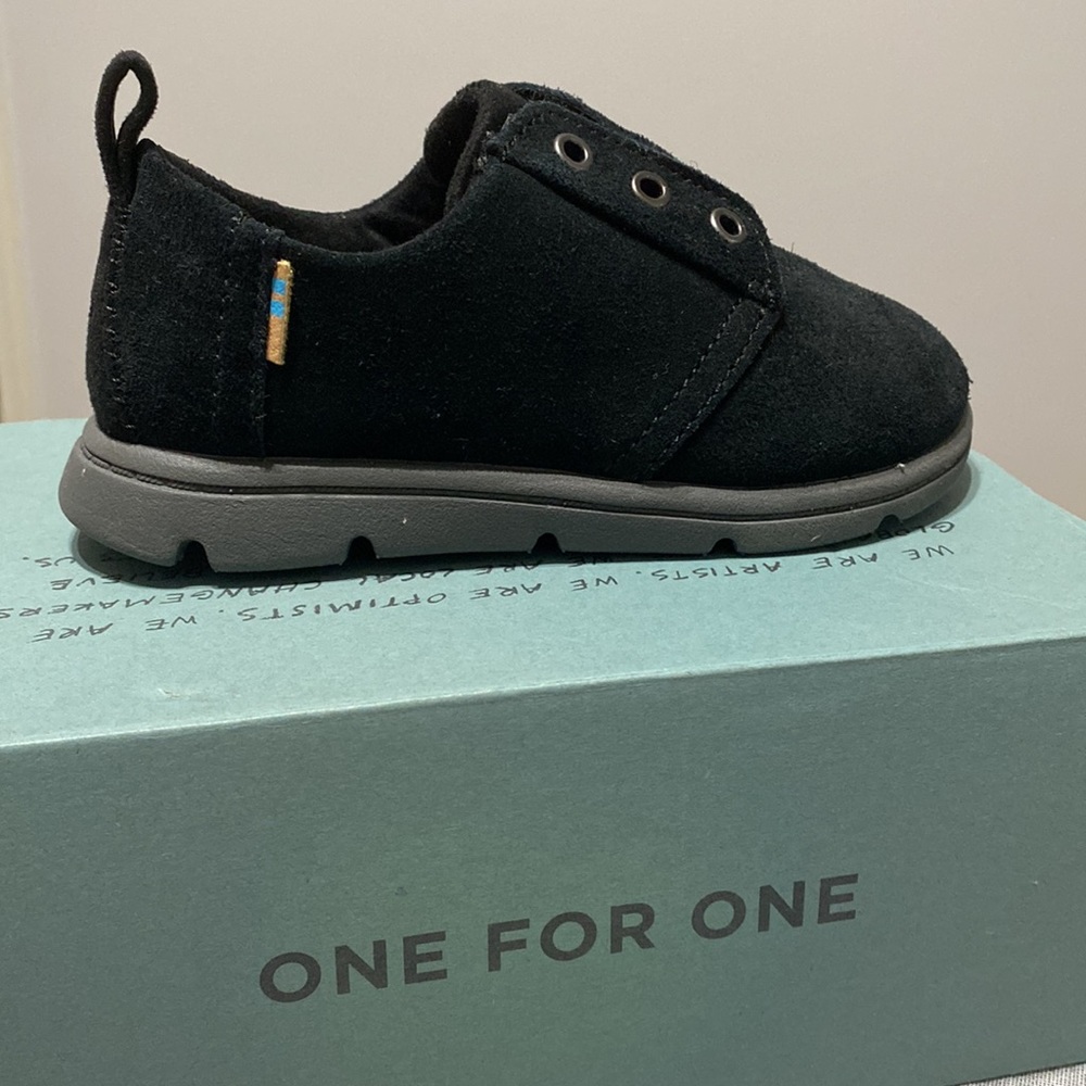 Toms toddler suede shoes